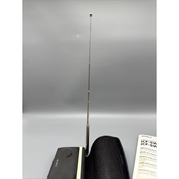 Sony ICF SW100 World Band Receiver FM AM LW SW SSB Radio w Case Manual - Picture 6 of 13